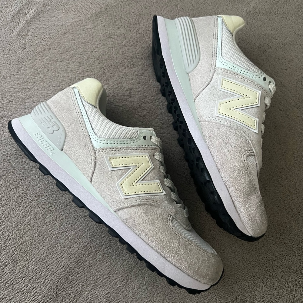 New Balance Women's 574 Shoes